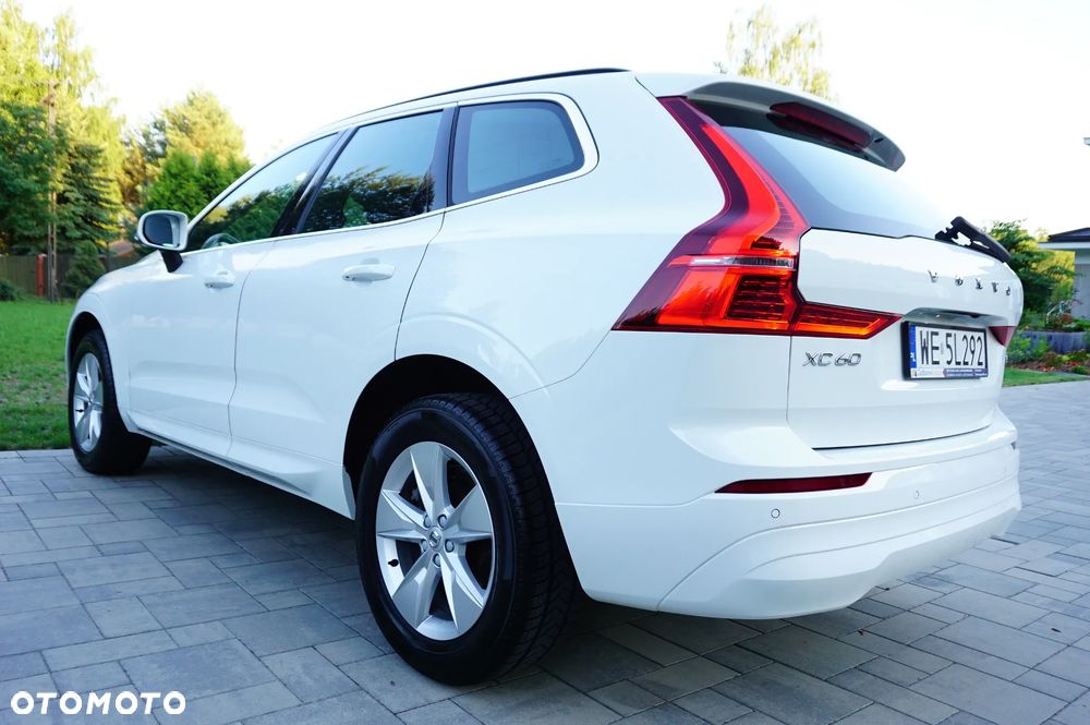 Volvo XC 60 B4 B Momentum Pro - 12