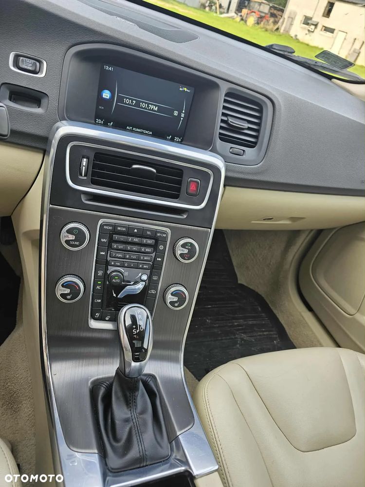 Volvo S60 2.5 T5 AWD - 8