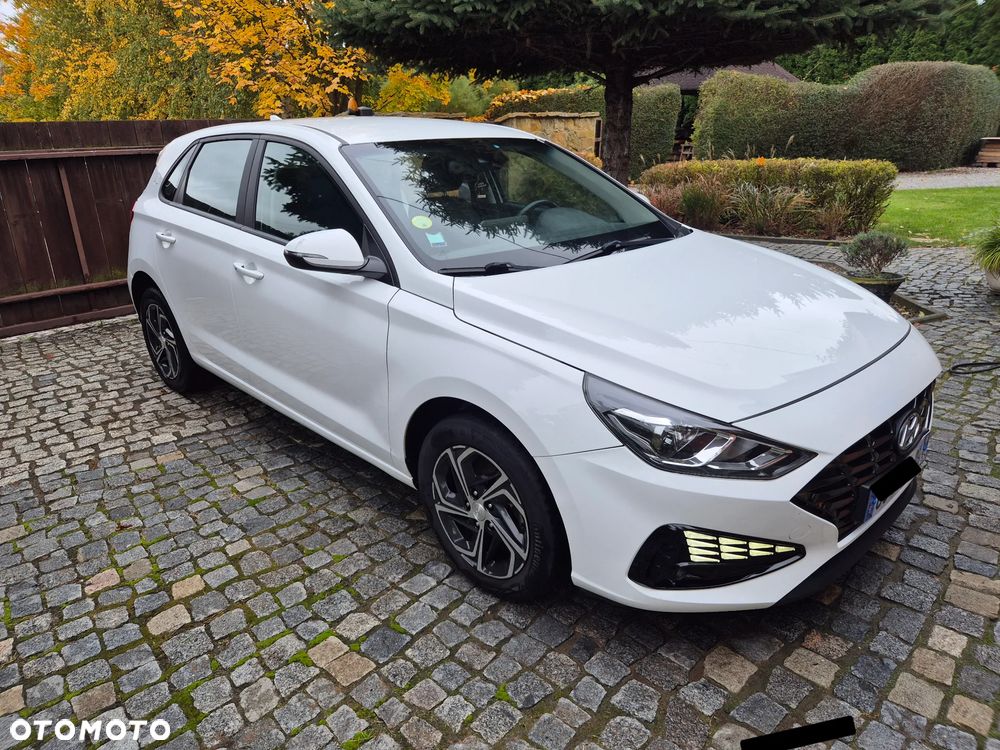Hyundai i30 1.6 CRDI DCT Intro - 2