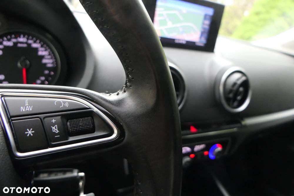 Audi A3 Sportback 1.4 TFSI S tronic Ambiente - 29