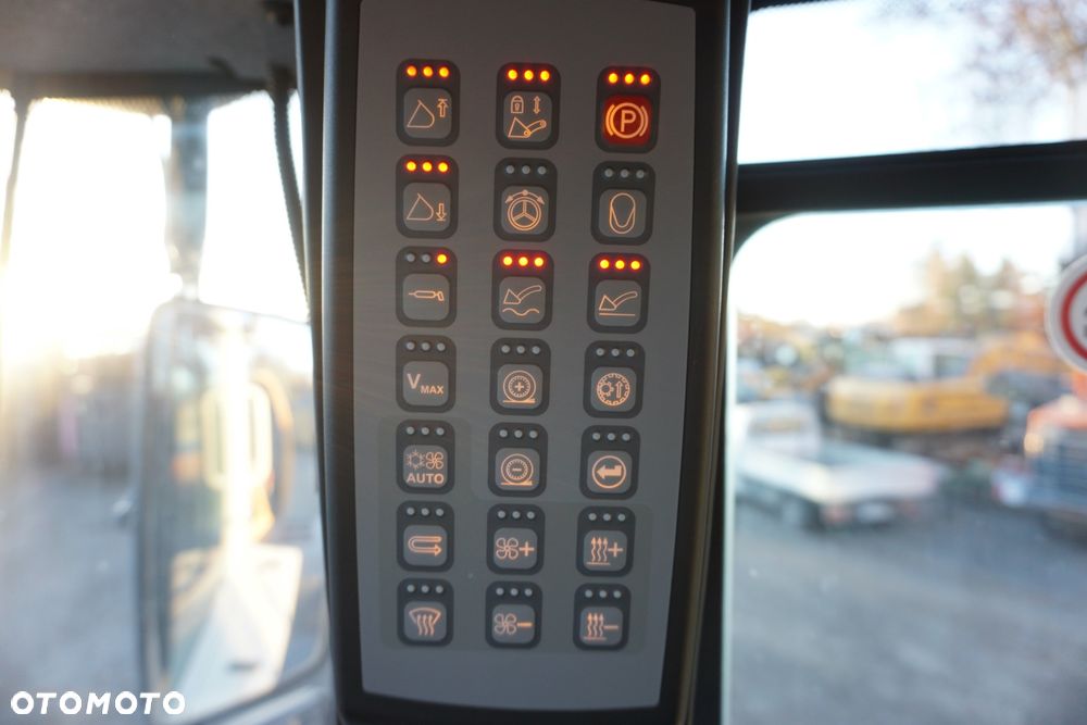 Liebherr L586 xpower - 21