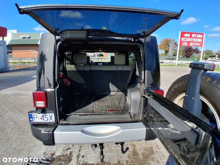 Jeep Wrangler Unlimited Hard-Top 3.8 Automatik Sahara - 19