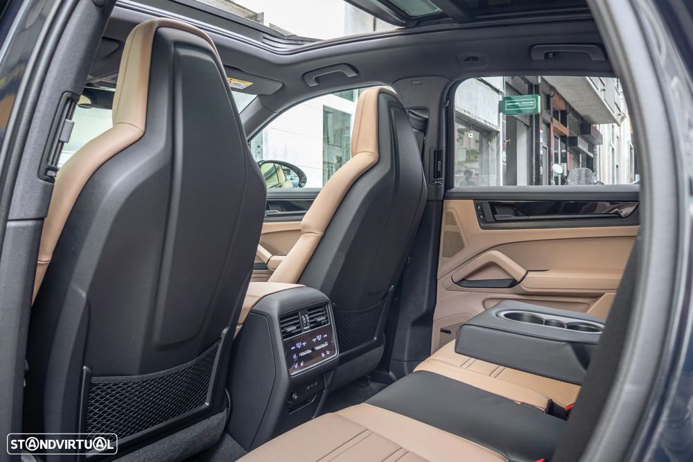 Porsche Cayenne S E-Hybrid Black Edition - 38