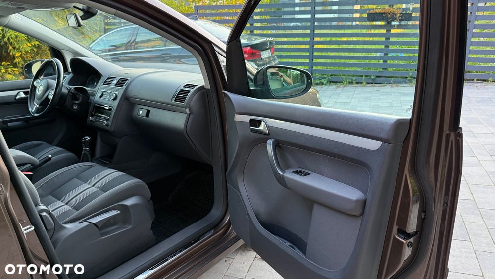 Volkswagen Touran 2.0 TDI DPF STYLE - 31