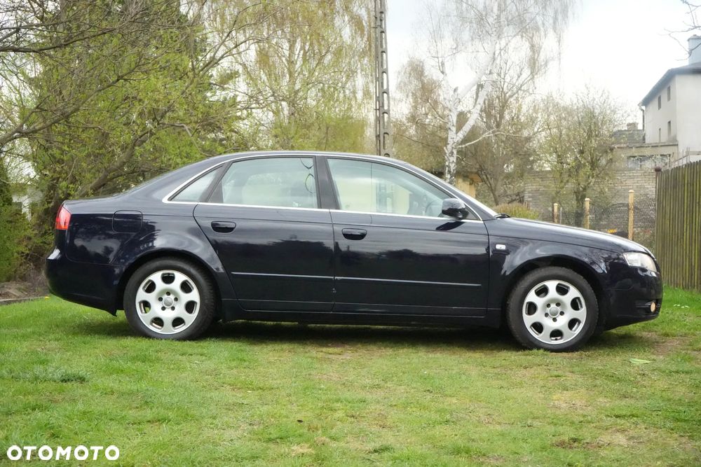 Audi A4 Limousine - 9