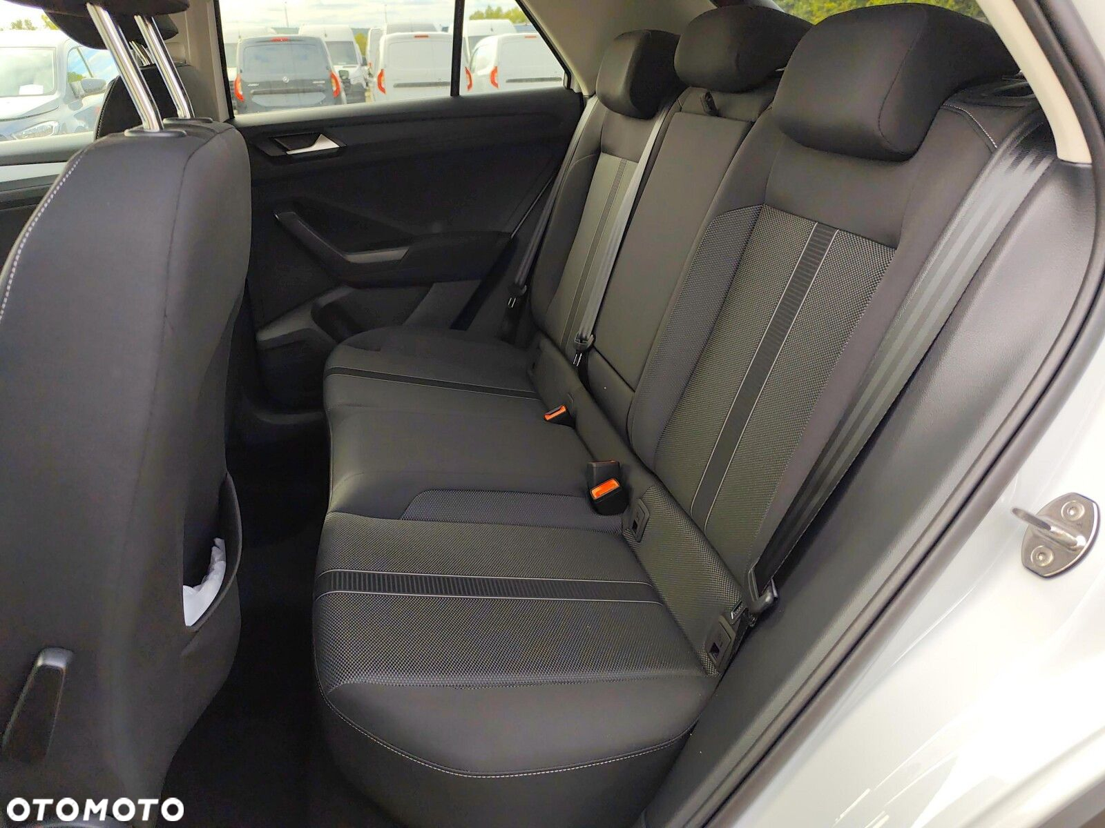 Volkswagen T-Roc 1.5 TSI Life Plus DSG - 25