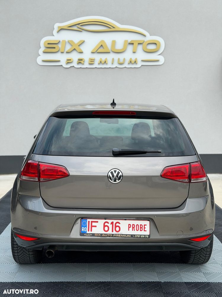 Volkswagen Golf 1.6 TDI DPF DSG BlueMotion Technology Comfortline - 4