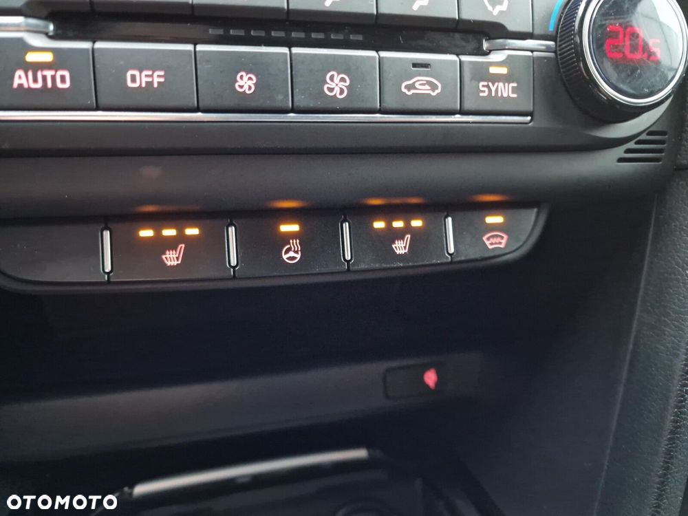 Kia ProCeed 1.6 T-GDI GT DCT - 35