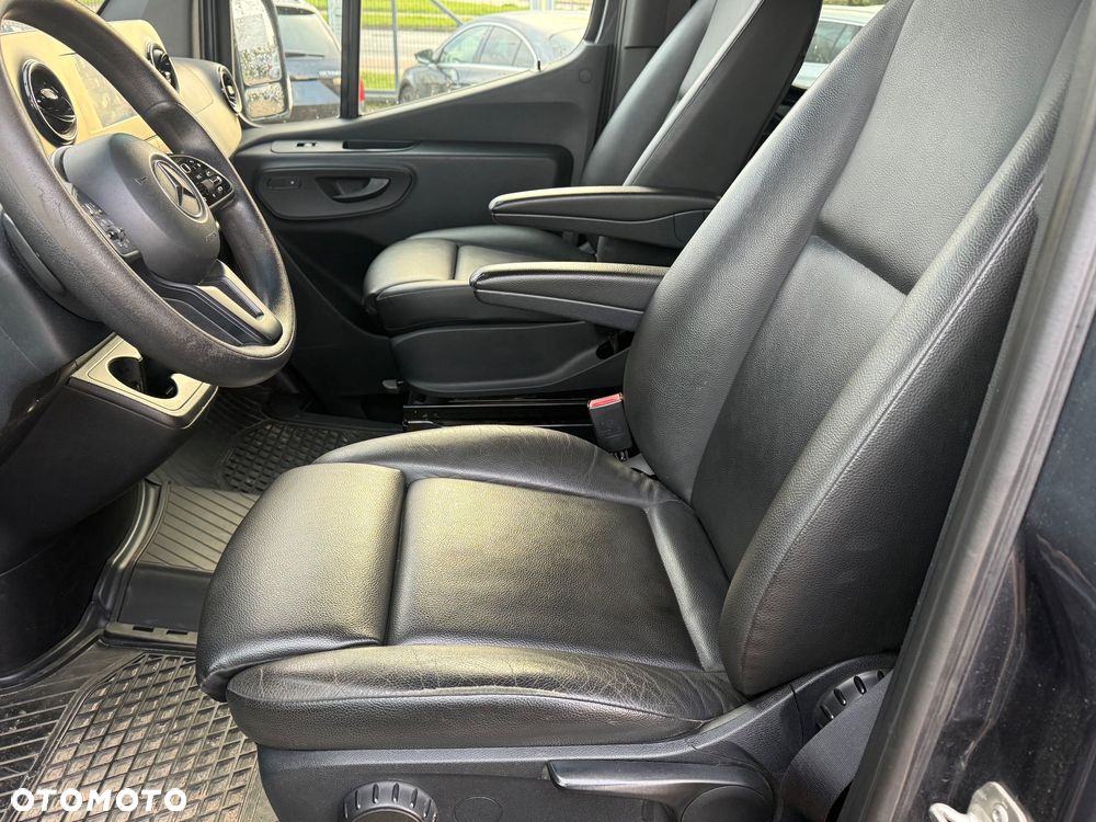 Mercedes-Benz Sprinter - 22