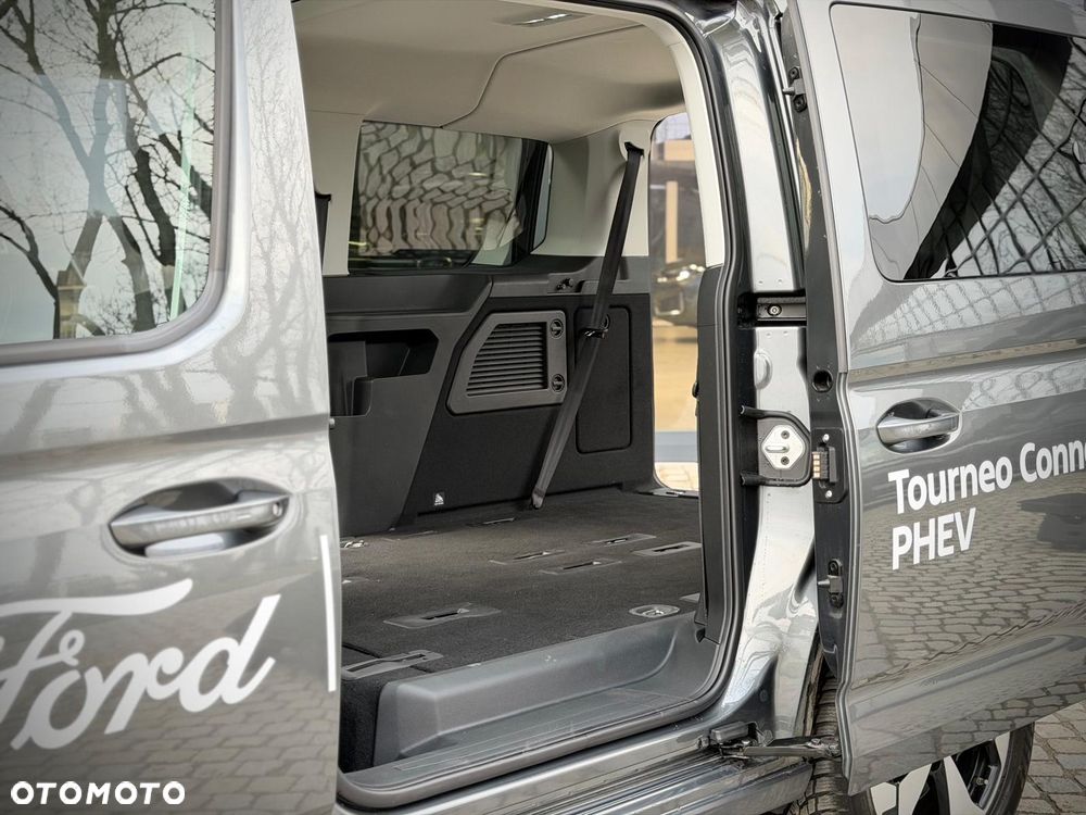 Ford Tourneo Connect Grand - 19