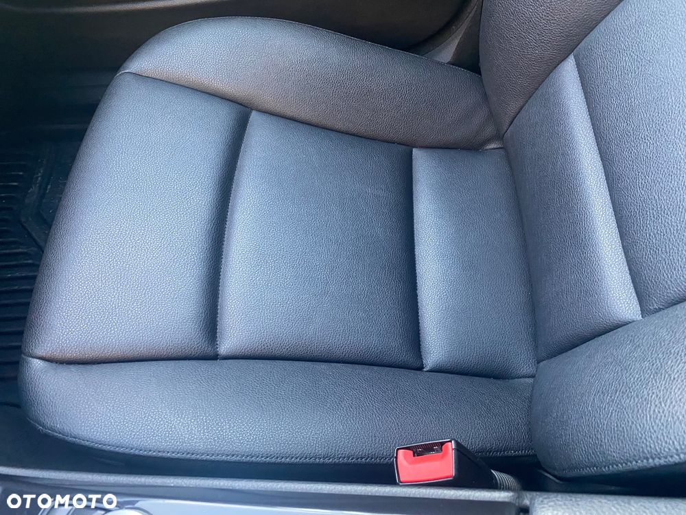 BMW Seria 5 520d - 32