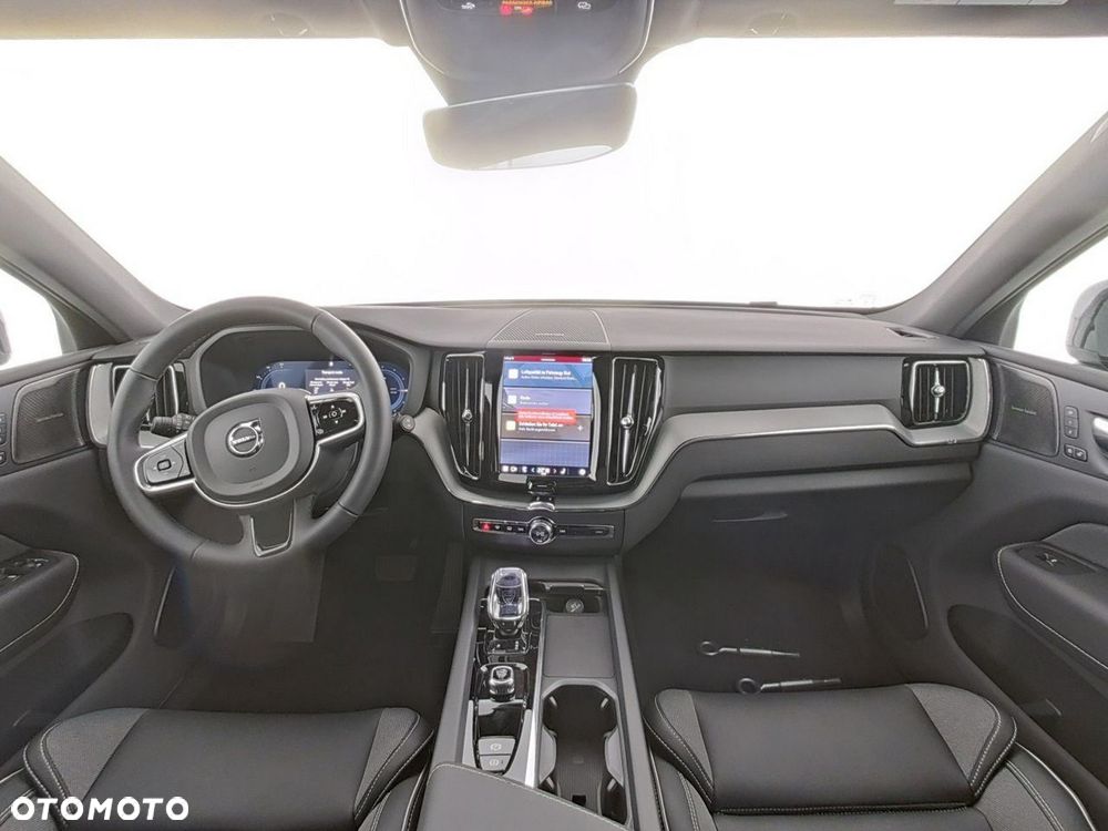 Volvo XC 60 T8 Plug-In Hybrid AWD Plus Black Edition - 5