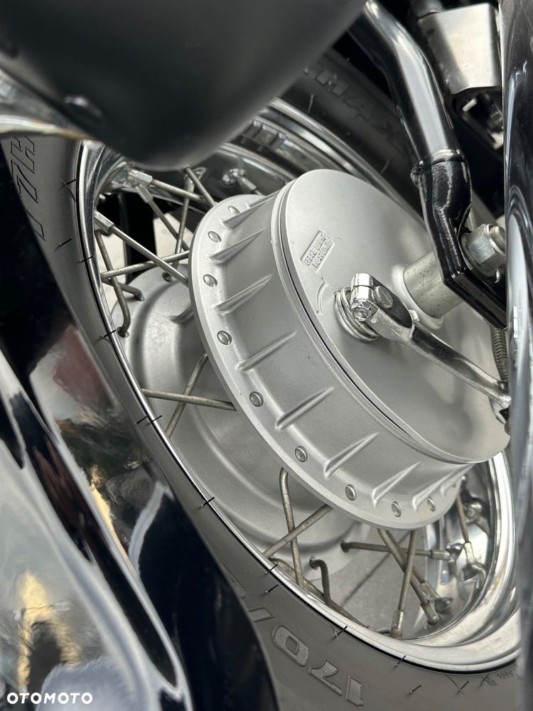 Suzuki VL 800 Volusia - 11