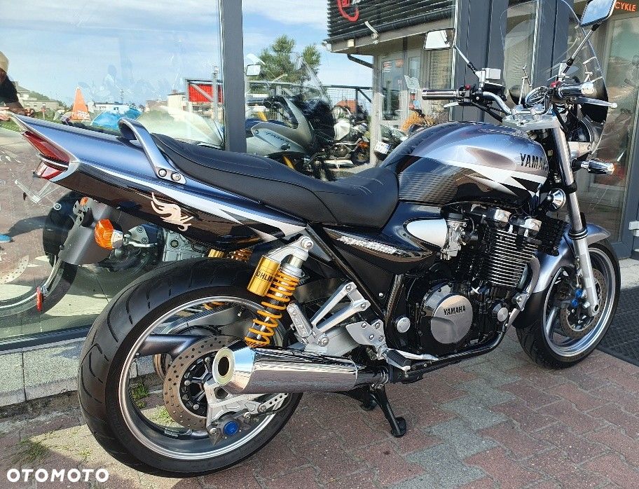 Yamaha XJR - 35