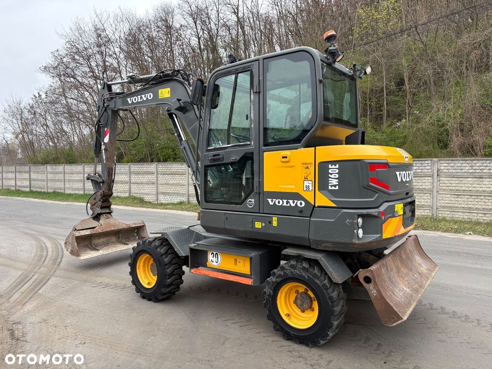 Volvo EW 60E - 2