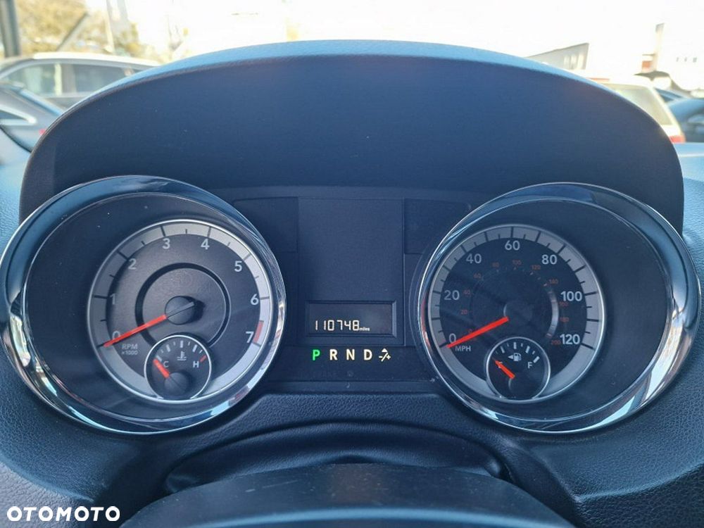 Dodge Grand Caravan - 9