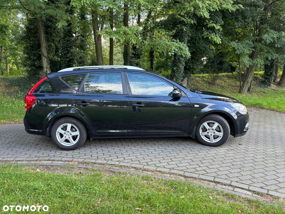 Kia Ceed - 4