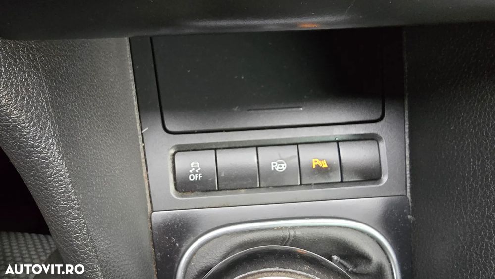 Volkswagen Golf 1.6 TDI DPF BlueMotion Technology Style - 13