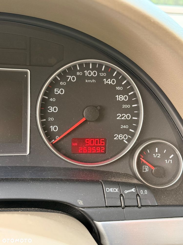 Audi A4 Avant 2.0 TDI Multitronic - 10