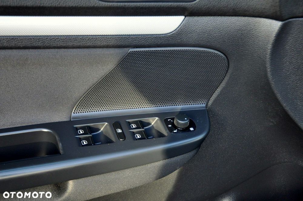 Volkswagen Golf - 37