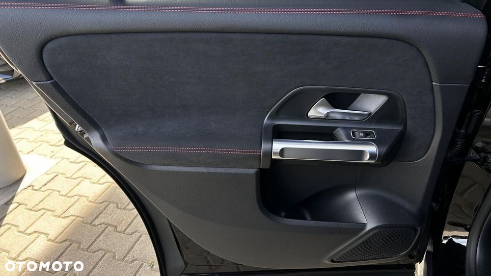Mercedes-Benz GLB 200 AMG Line 7G-DCT - 27