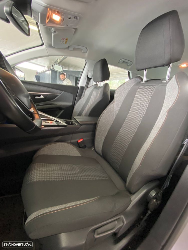 Peugeot 3008 1.5 BlueHDi Active Pack EAT8 - 28