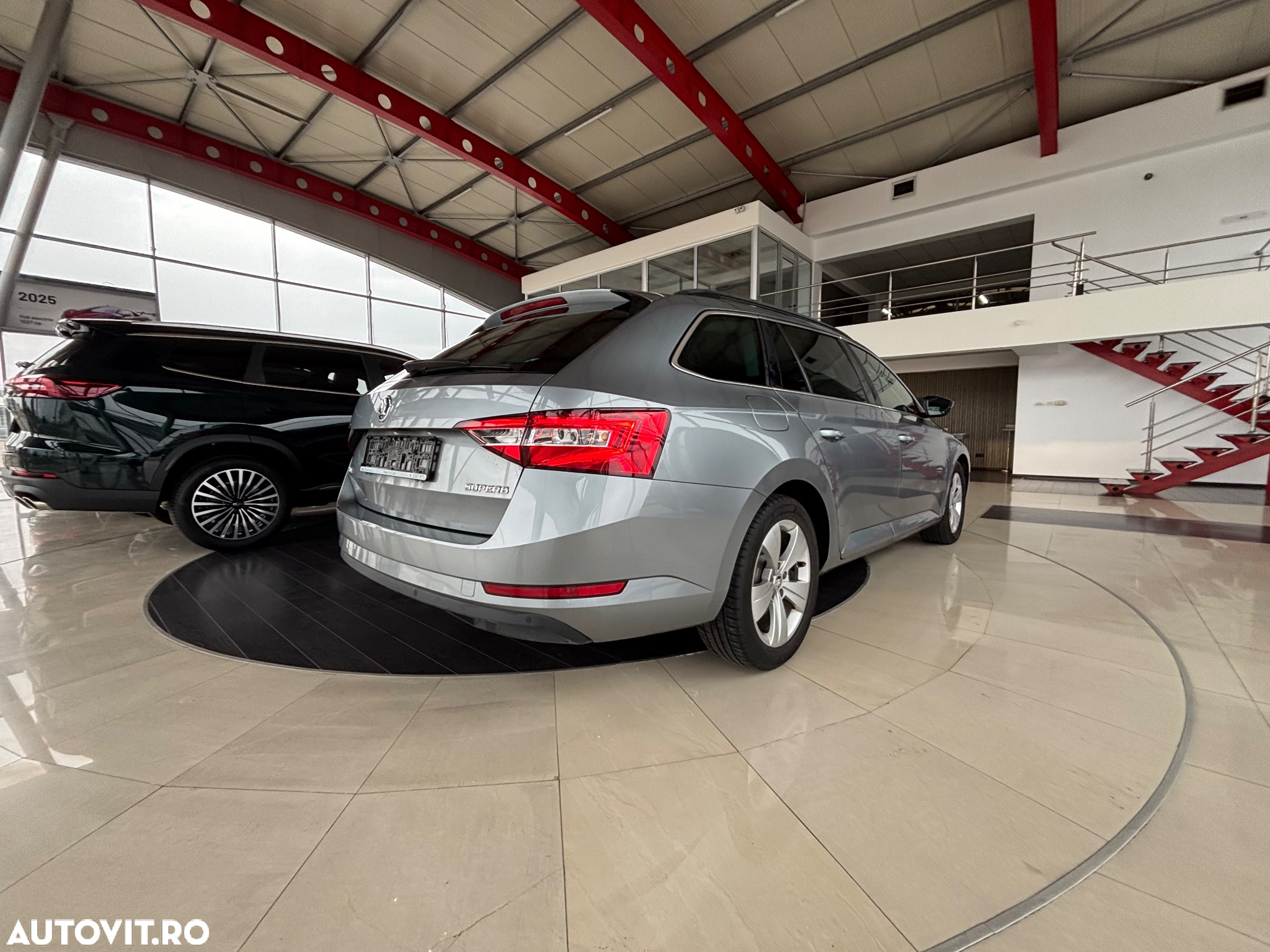 Skoda Superb Combi 2.0 TDI DSG Active - 12