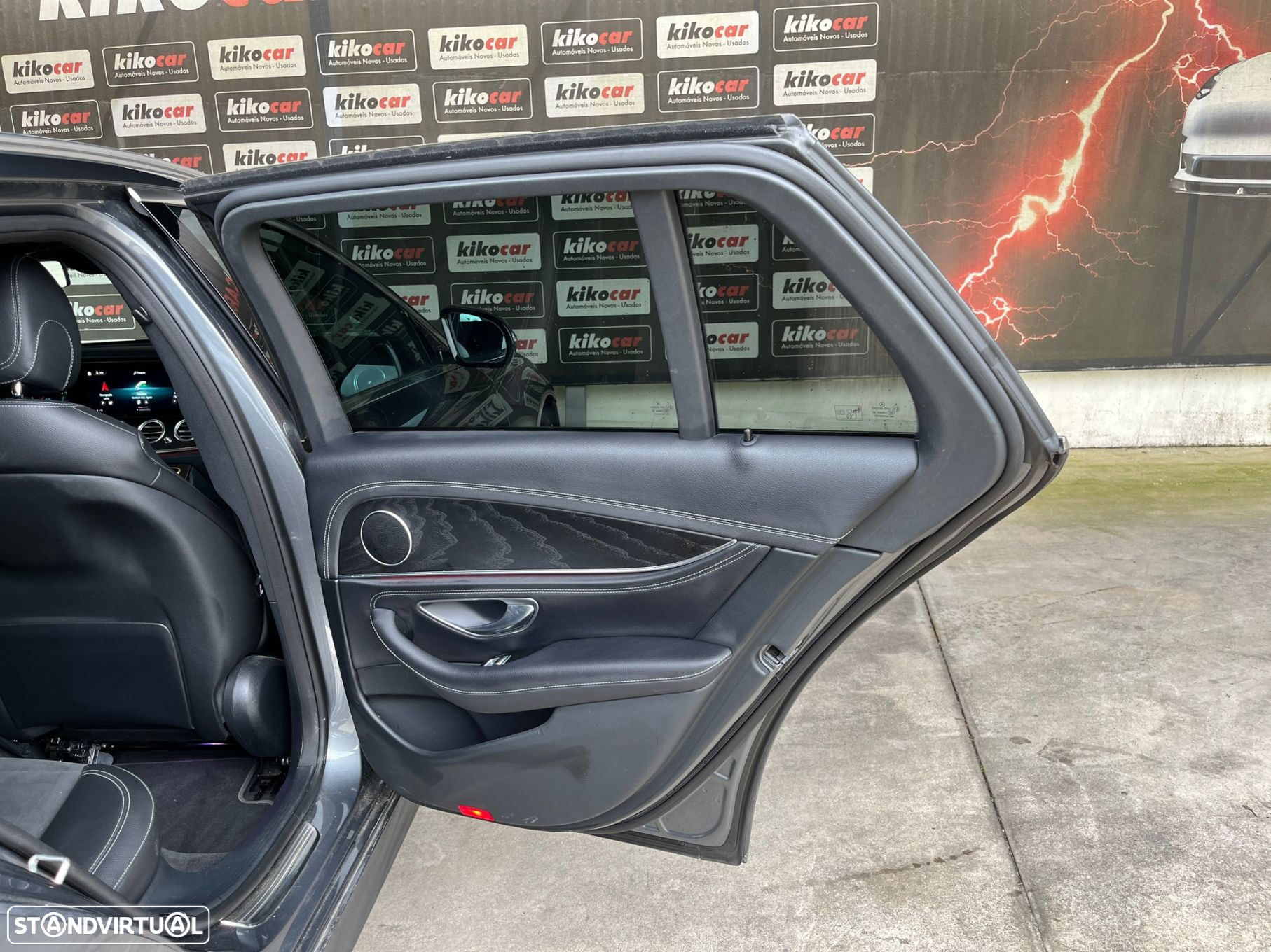 Mercedes-Benz E 300 de AMG Line - 54