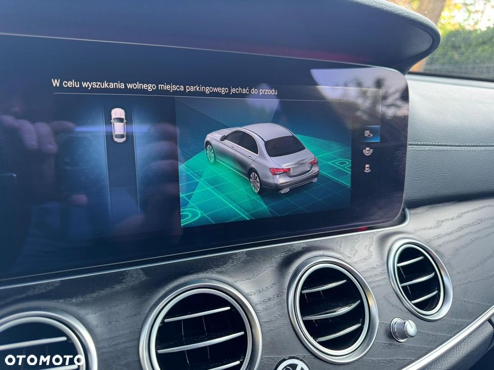 Mercedes-Benz Klasa E 220 d 4Matic 9G-TRONIC AMG Line - 22
