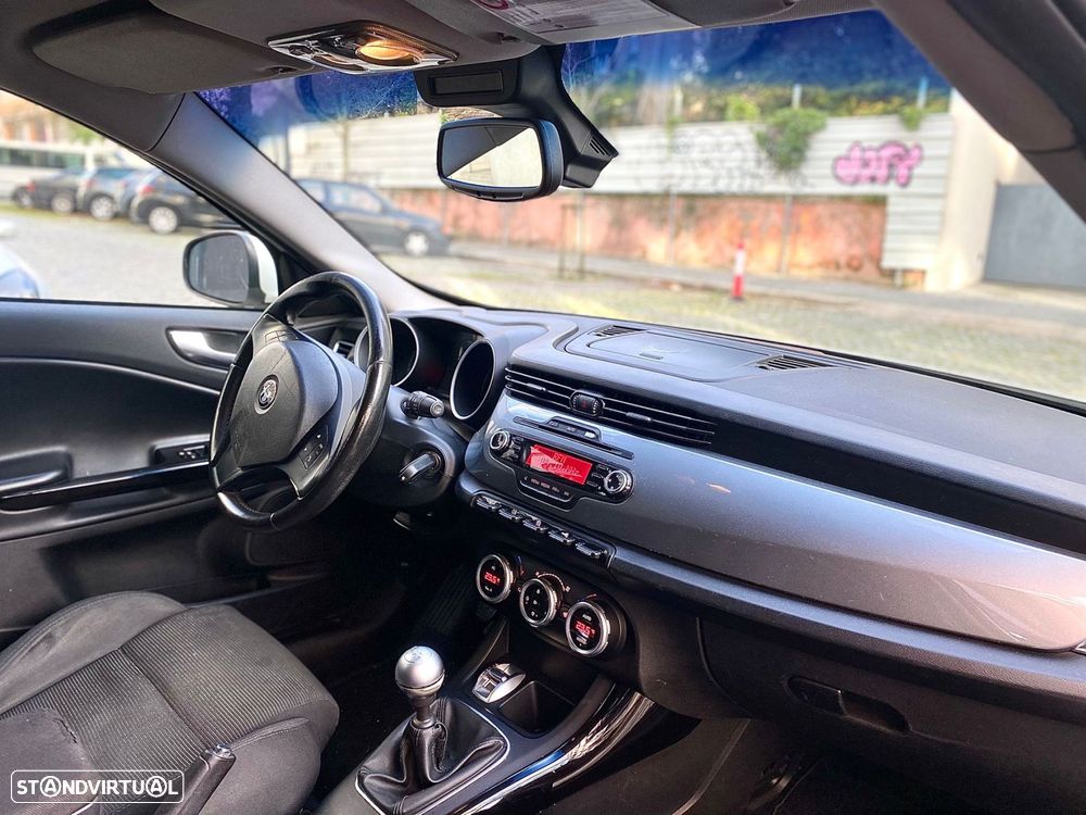 Alfa Romeo Giulietta 1.6 JTDm Corporate - 23