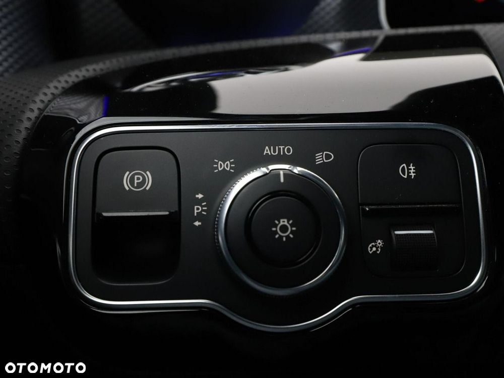 Mercedes-Benz CLA 180 Progressive - 34