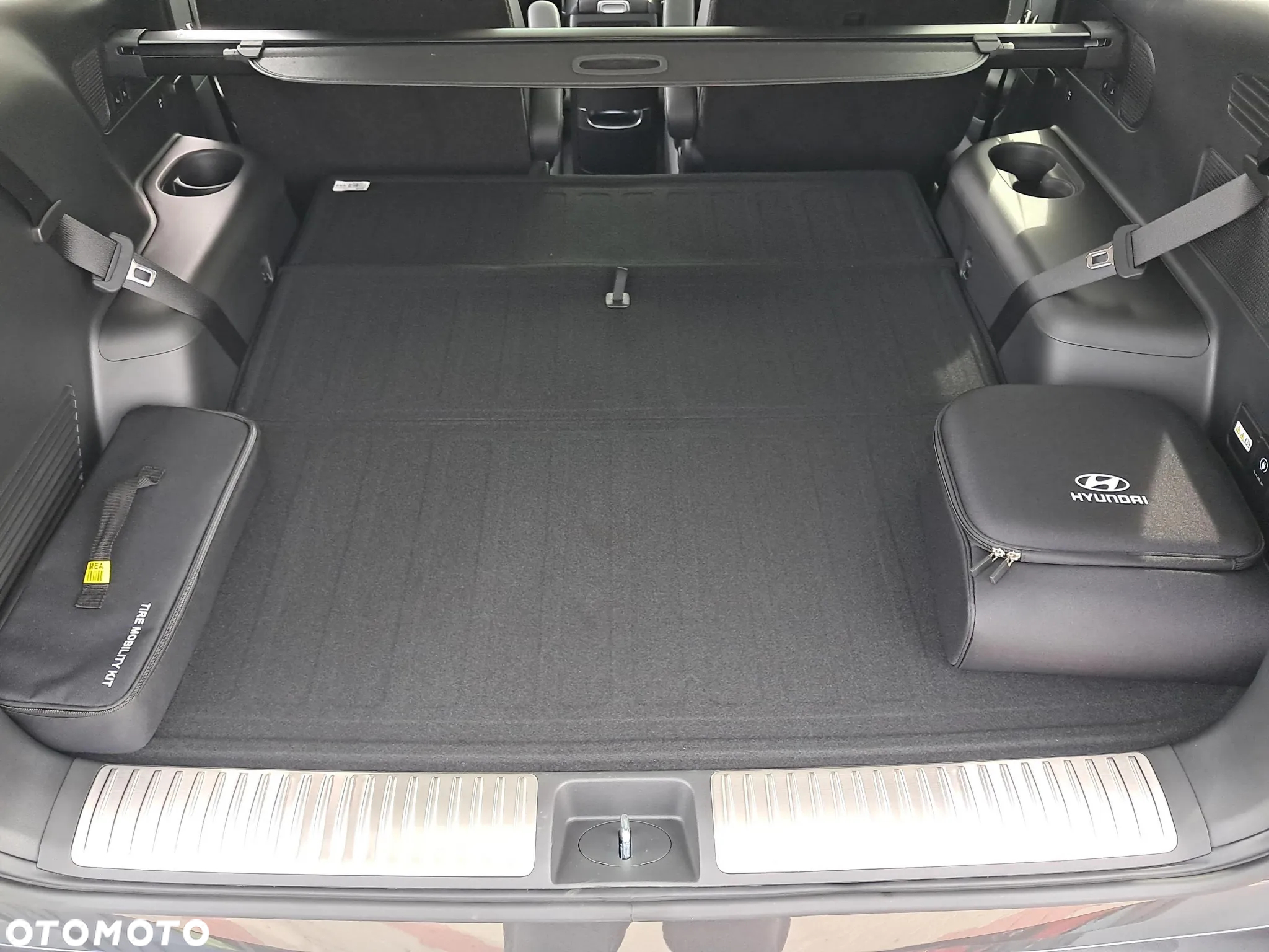 Hyundai IONIQ 9 110kWh Calligraphy AWD - 10