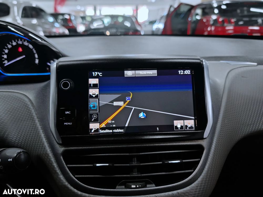 Peugeot 2008 PureTech 110 Stop&Start EAT6 Allure - 12