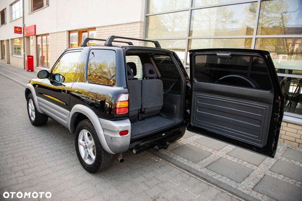 Toyota RAV4 - 6