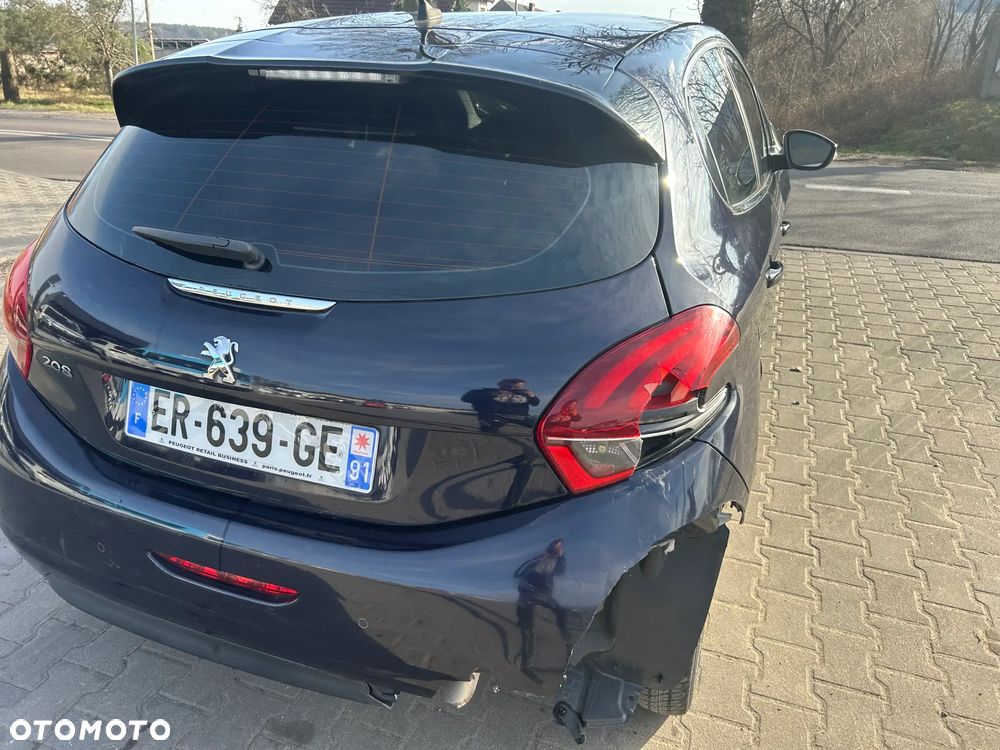 Peugeot 208 - 35