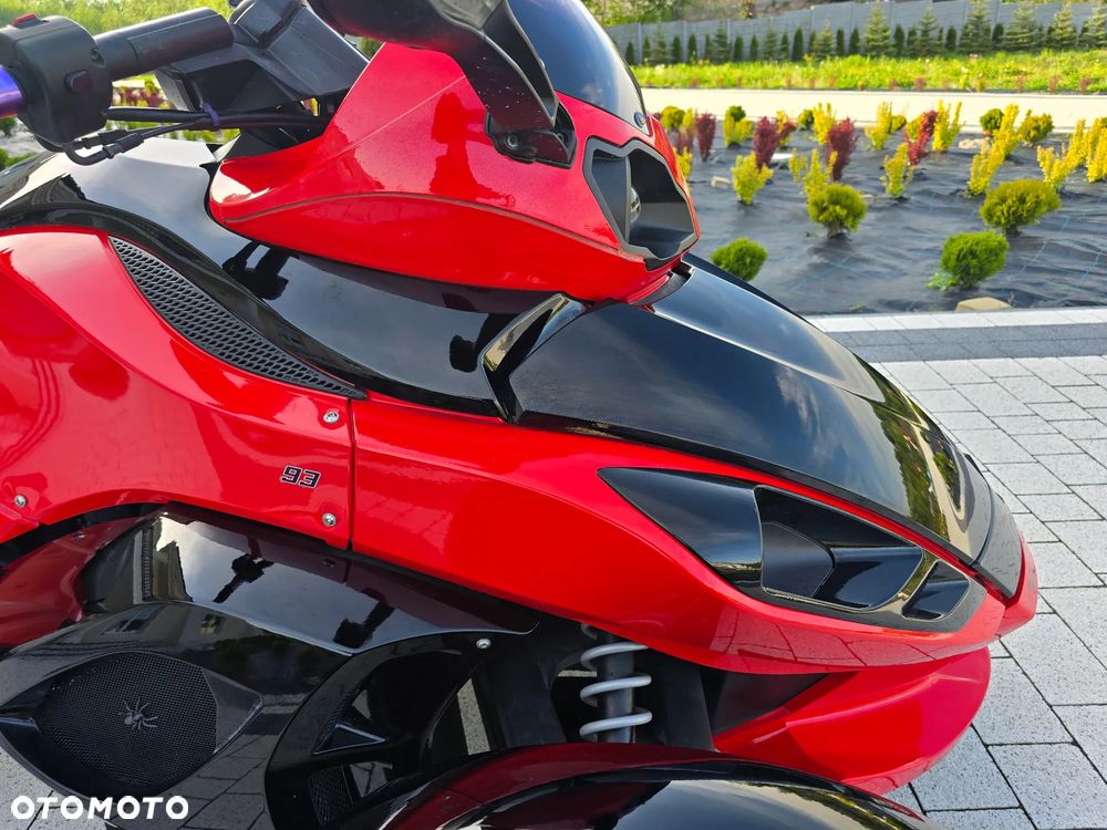 Can-Am Spyder - 11