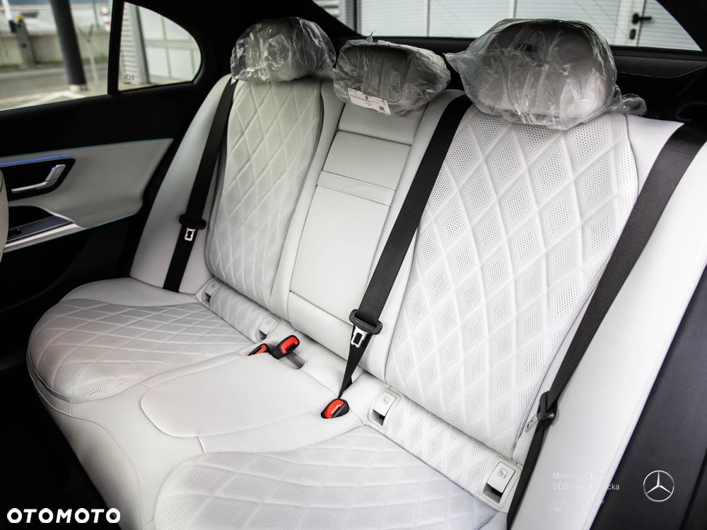 Mercedes-Benz Klasa E 220 d mHEV 4-Matic Exclusive 9G-Tronic - 12