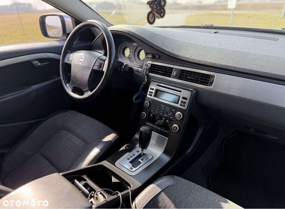 Volvo XC 70 D5 AWD Kinetic - 8