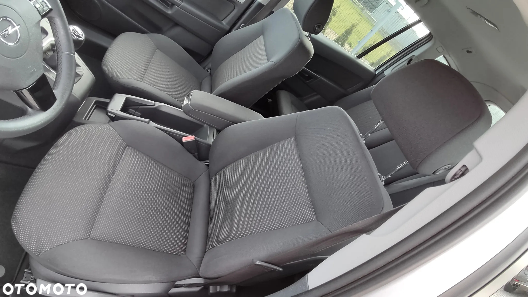 Opel Zafira 1.8 Cosmo - 26