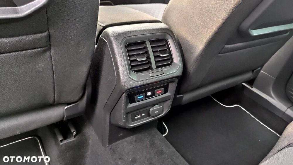 Volkswagen Tiguan - 33