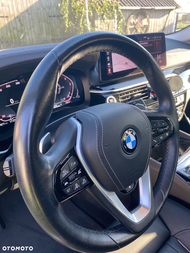 BMW Seria 5 530d Touring Luxury Line - 14