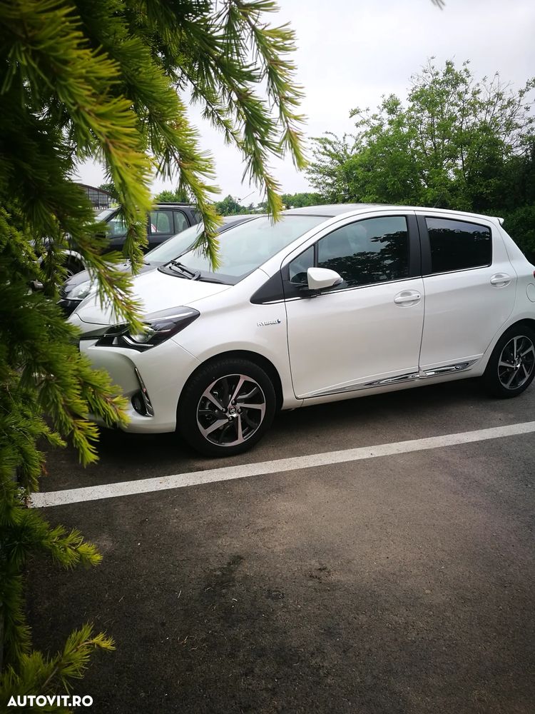 Toyota Yaris 1.5 VVT-i HSD Sol - 1