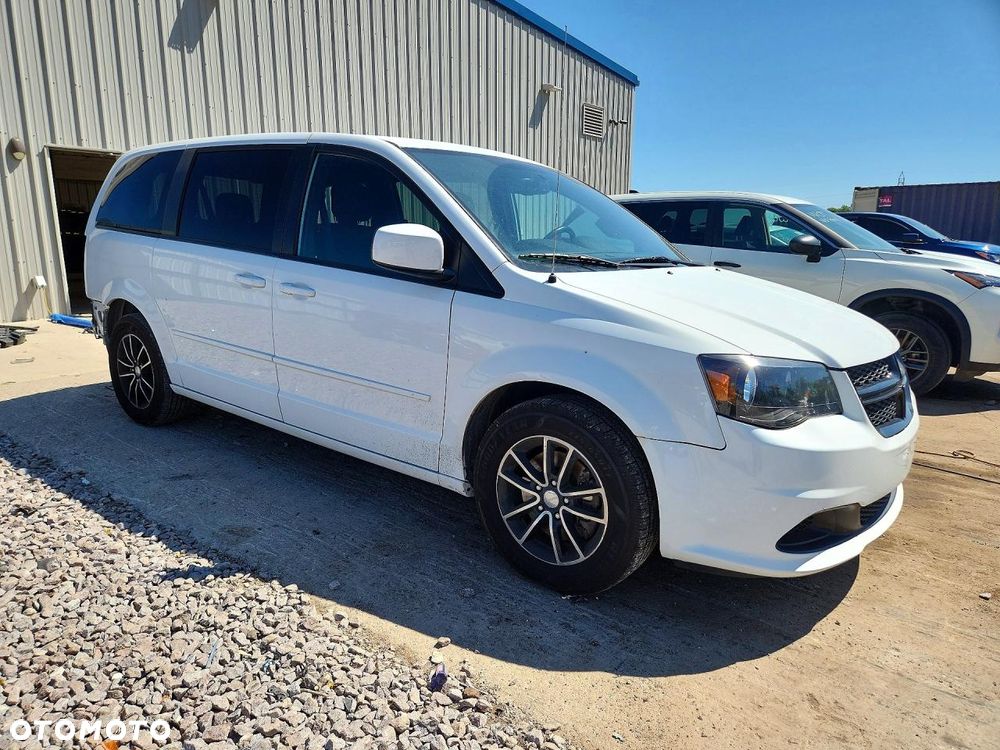 Dodge Grand Caravan - 3