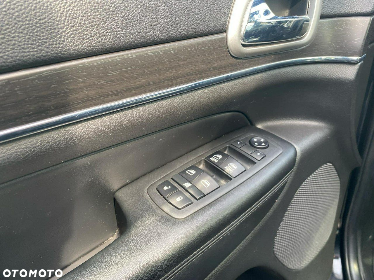 Jeep Grand Cherokee - 40