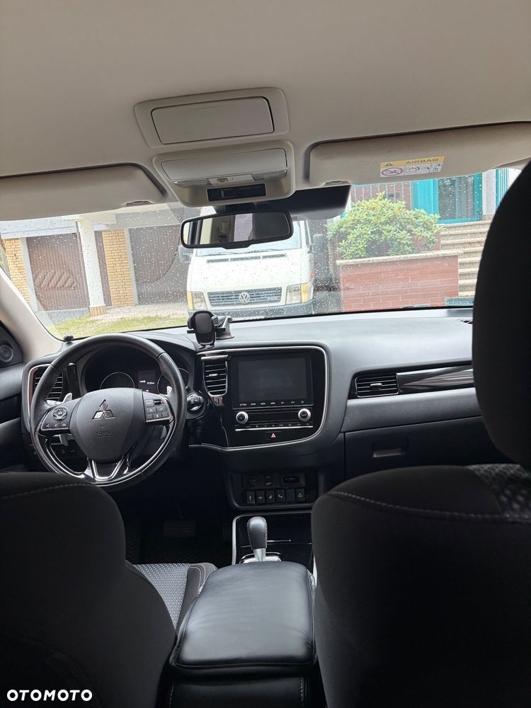 Mitsubishi Outlander 2.0 Instyle SDA 4WD CVT - 10