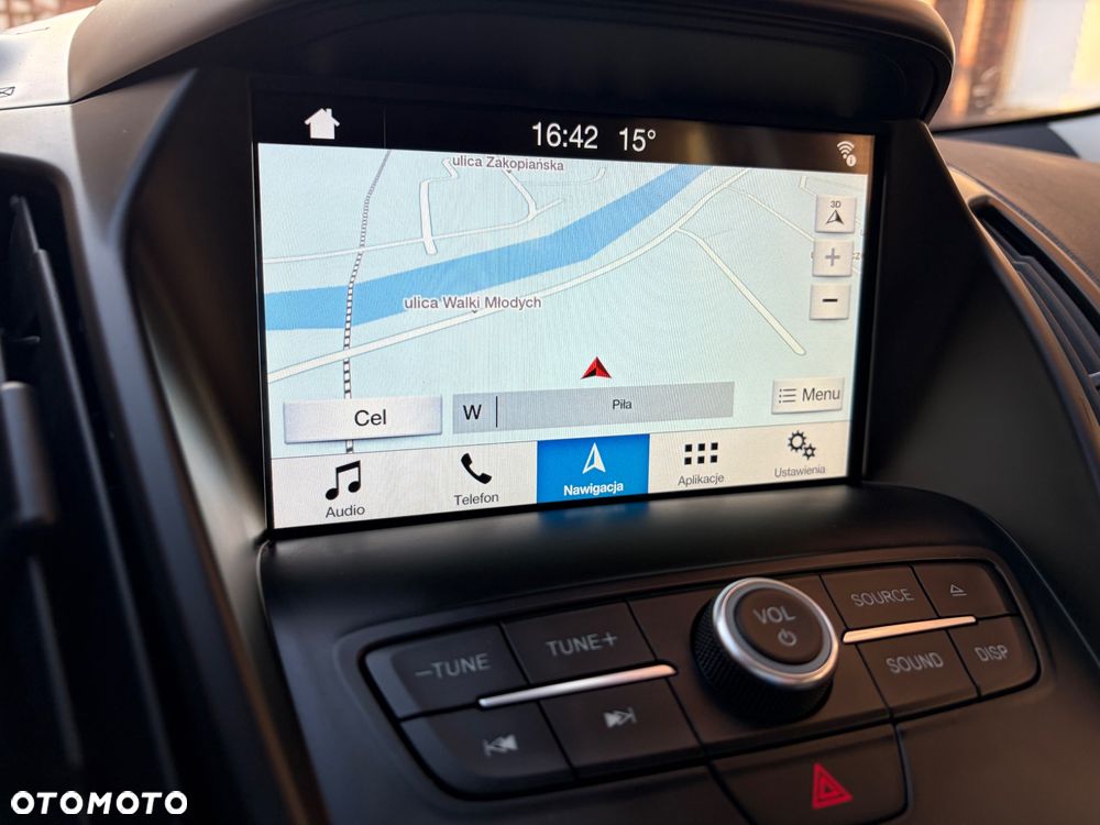 Ford Kuga 1.5 EcoBoost 2x4 Titanium - 30