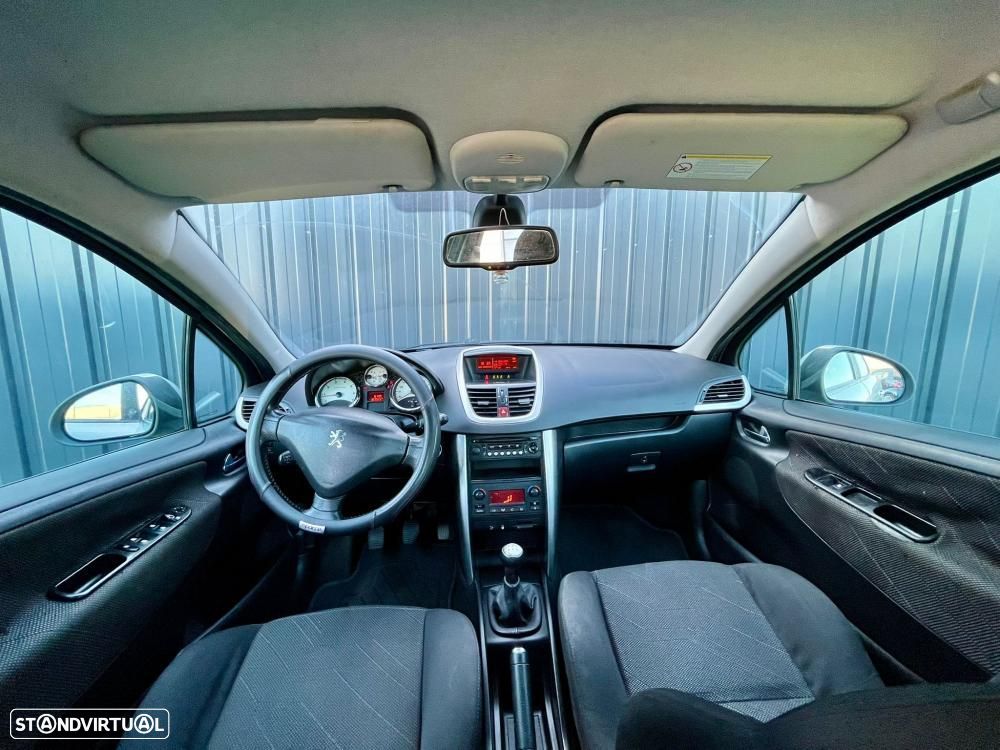 Peugeot 207 - 11