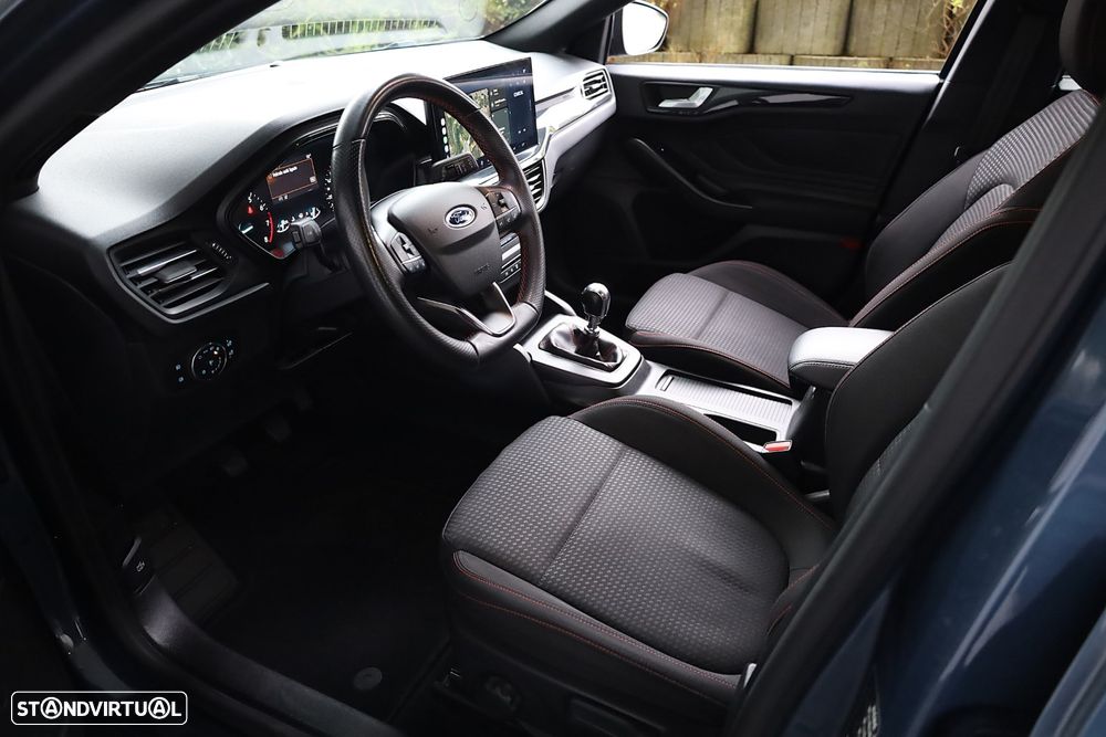 Ford Focus 1.0 EcoBoost MHEV ST-Line - 47
