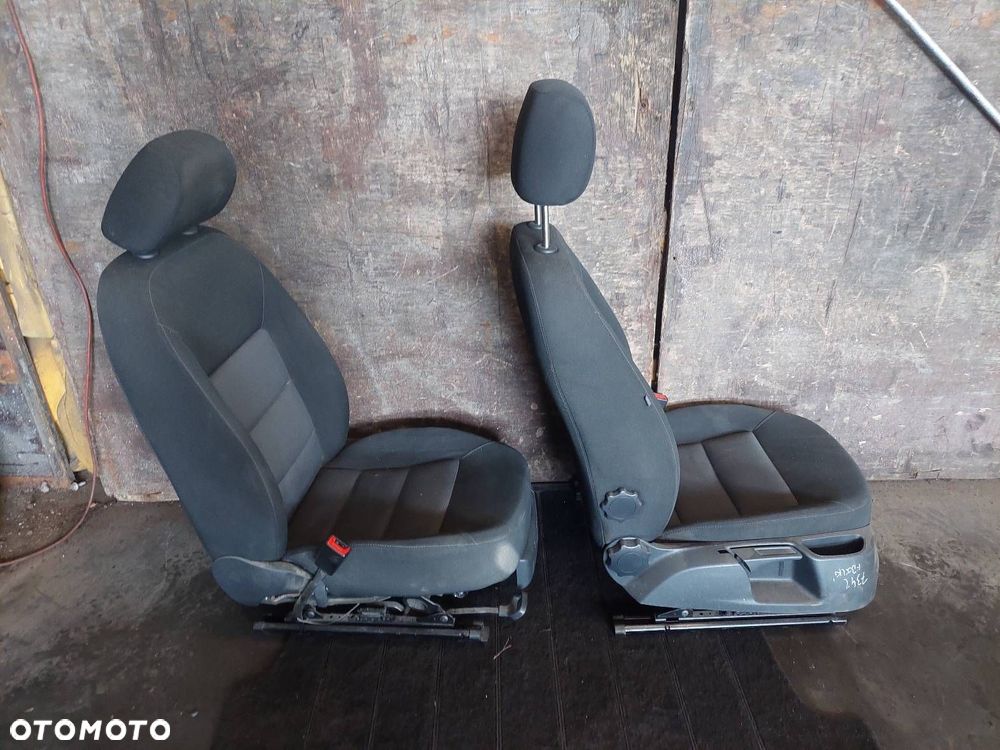 FOTEL FOTELE KOMPLET LEWY PRAWY KANAPA TYŁ + BOCZKI SKODA OCTAVIA II HB 5D - 7