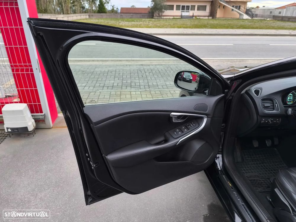 Volvo V40 D2 Momentum - 19